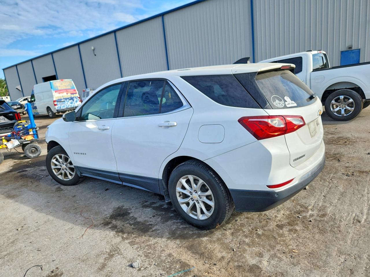 2018 Chevrolet Equinox Lt - Image 2