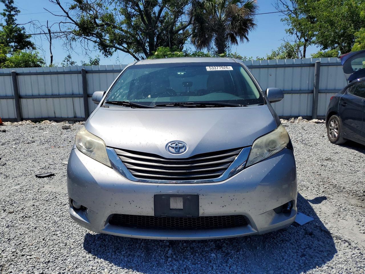 2012 Toyota Sienna Xle 8-Passenger - Image 5