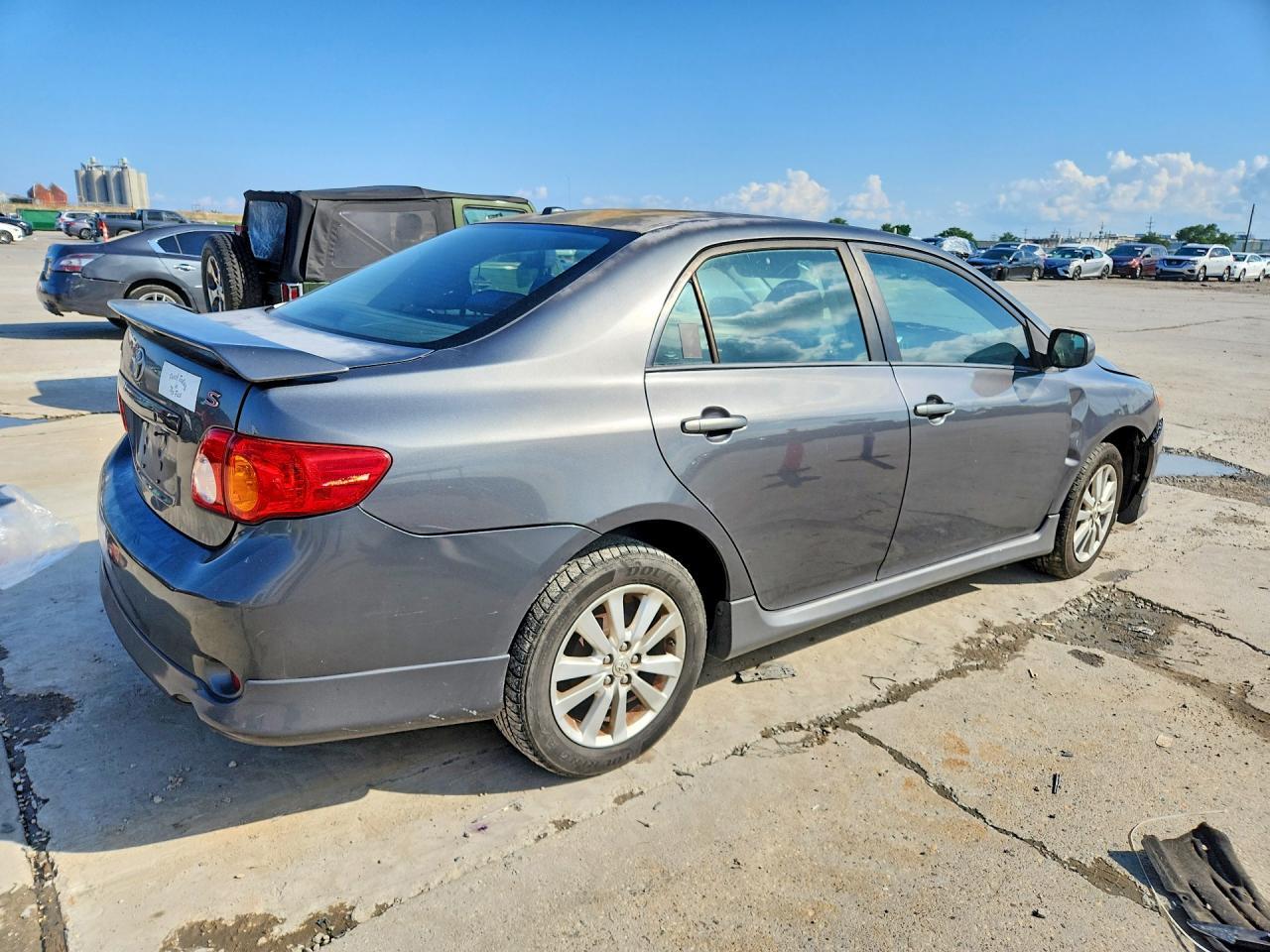 2010 Toyota Corolla S - Фото 3