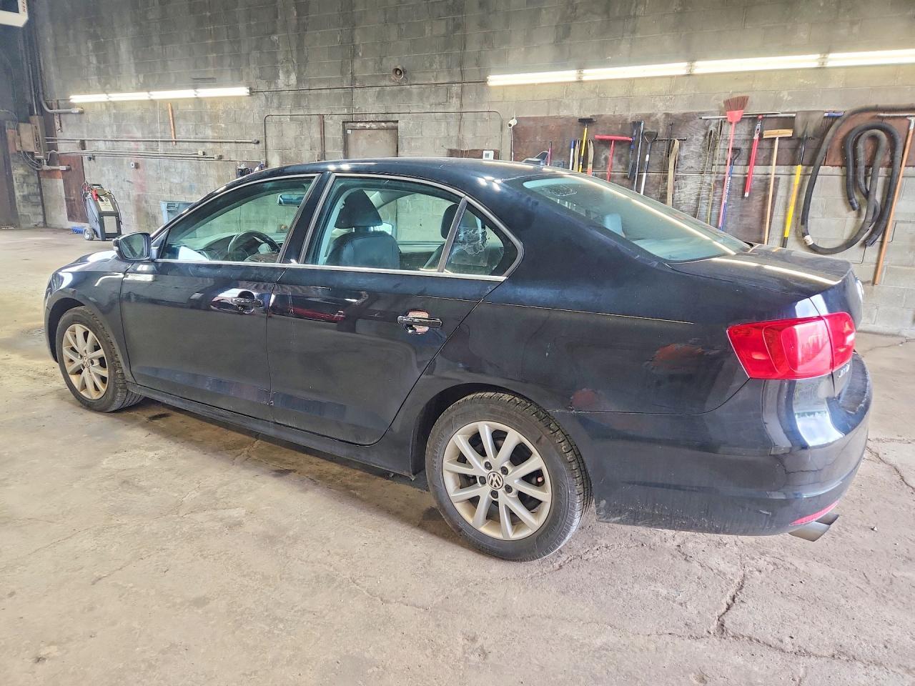 2014 Volkswagen Jetta Se - Image 2