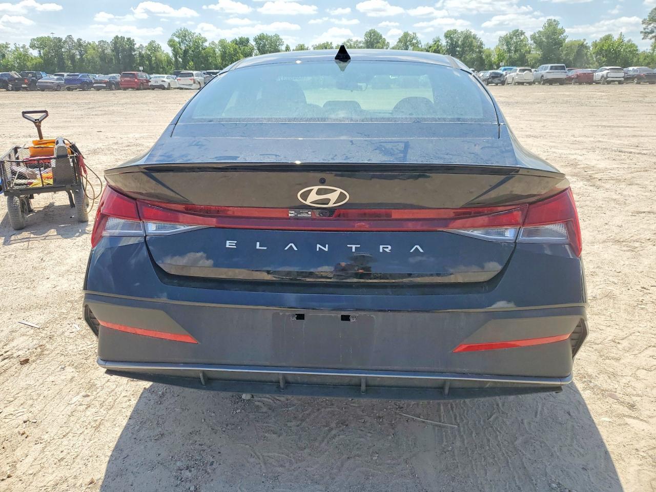 2026 Hyundai Elantra Sel Sport - Image 6