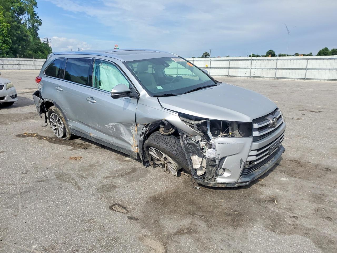 2019 Toyota Highlander Xle - Image 4