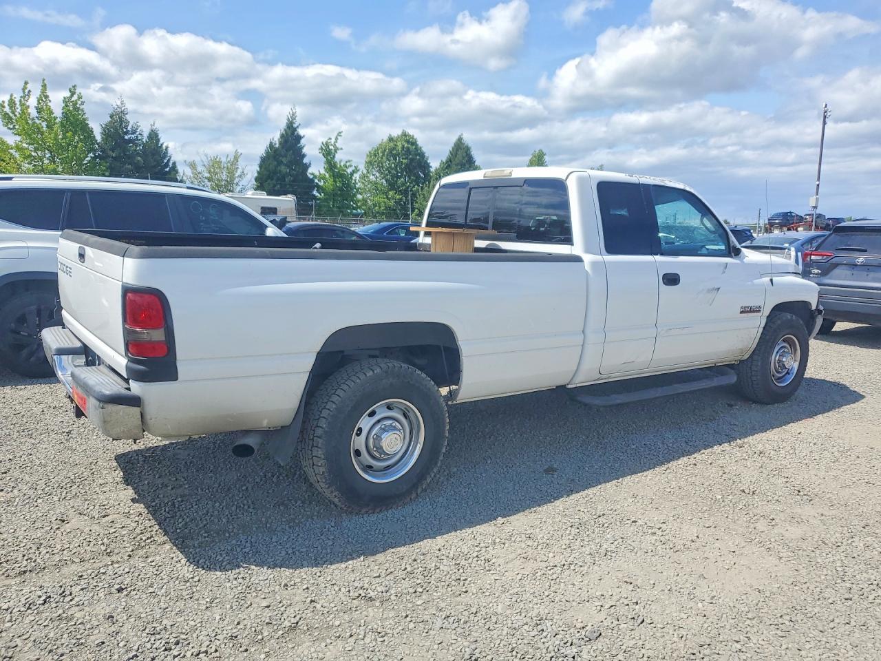 2001 Dodge Ram 2500 - Image 3