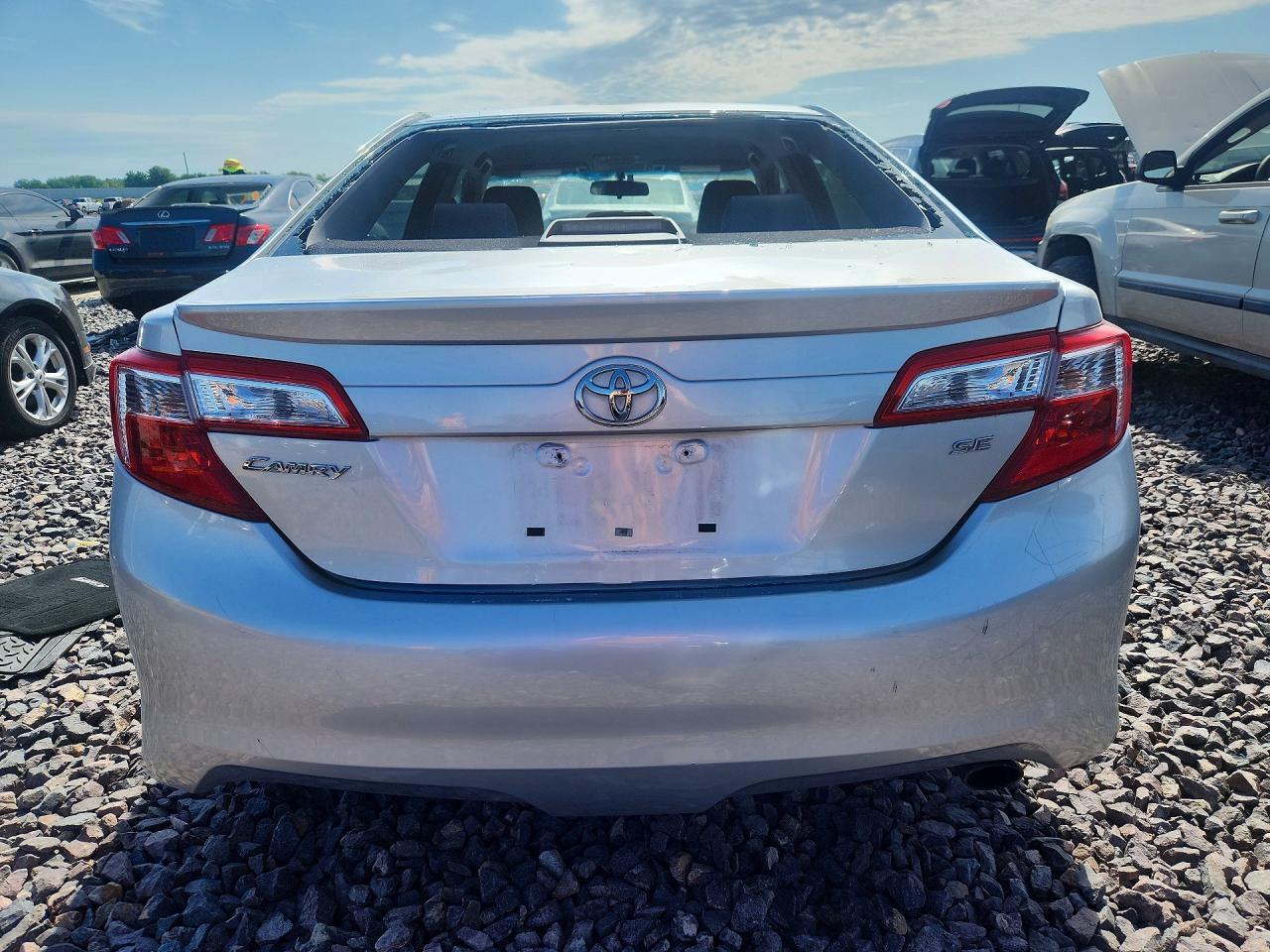 2013 Toyota Camry Se - Image 6