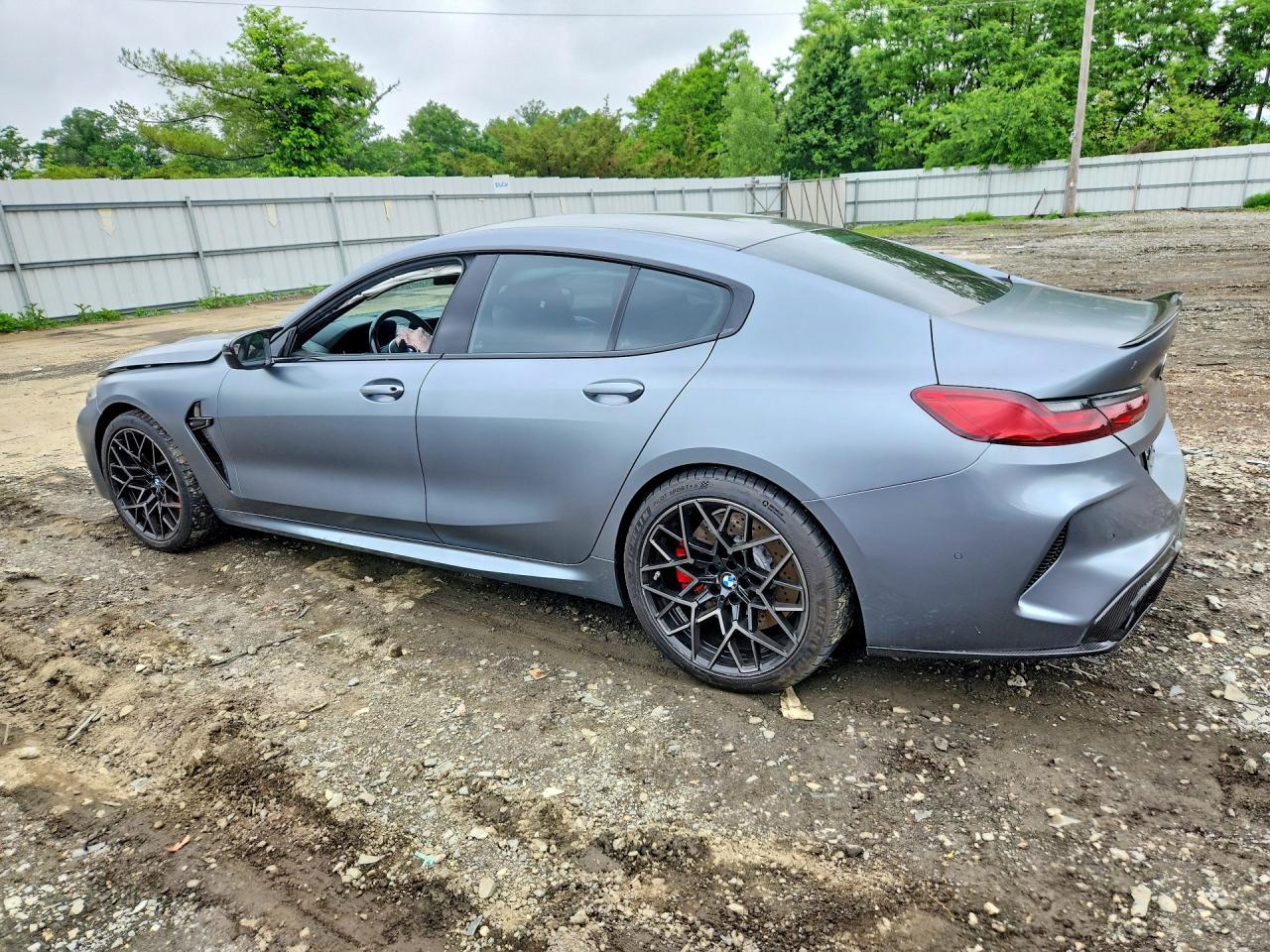 2022 BMW M8 - Фото 2