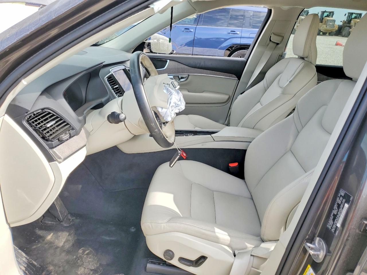 2024 Volvo Xc90 Hybrid 4D Suv B6 Plus Bright Theme - Image 7