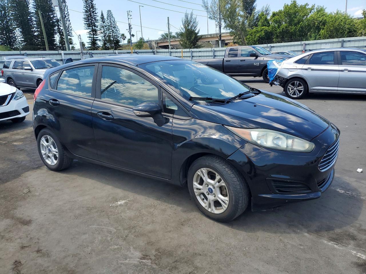 2016 Ford Fiesta Se - Фото 4