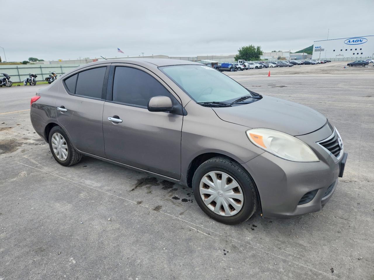 2012 Nissan Versa 1.6 S - Фото 4