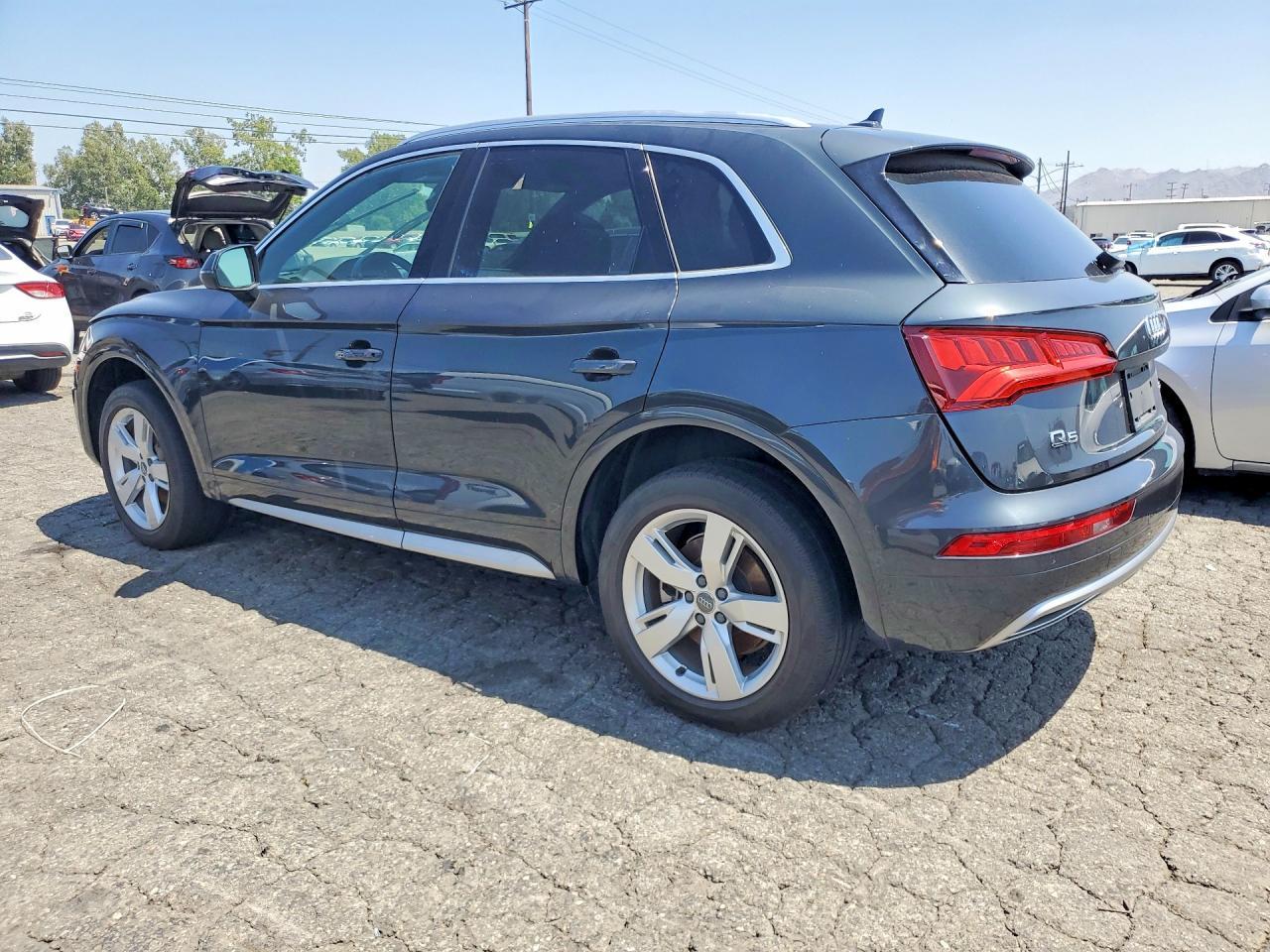 2018 Audi Q5 Premium Plus - Фото 2