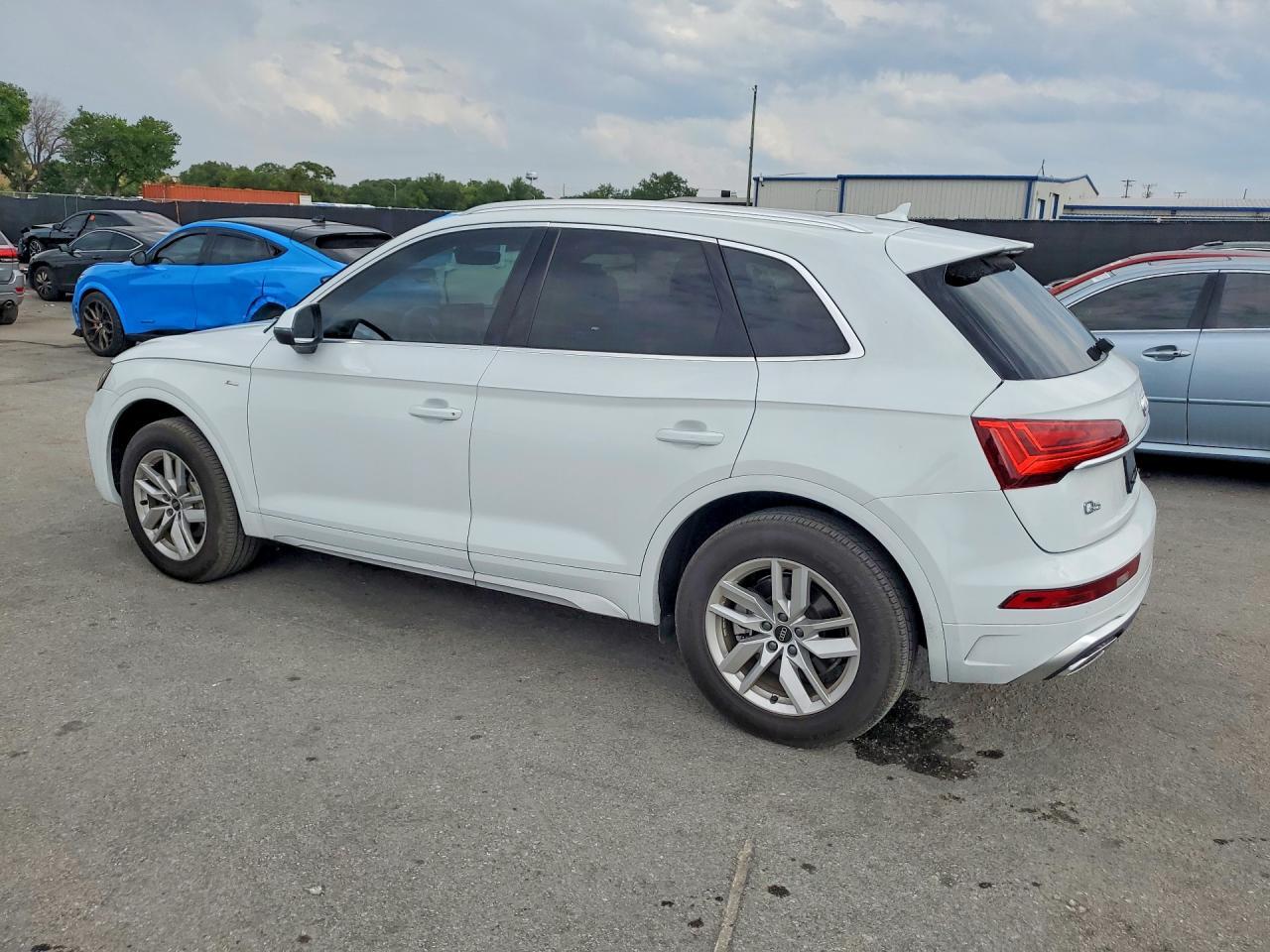 2023 Audi Q5 Premium 45 - Фото 2