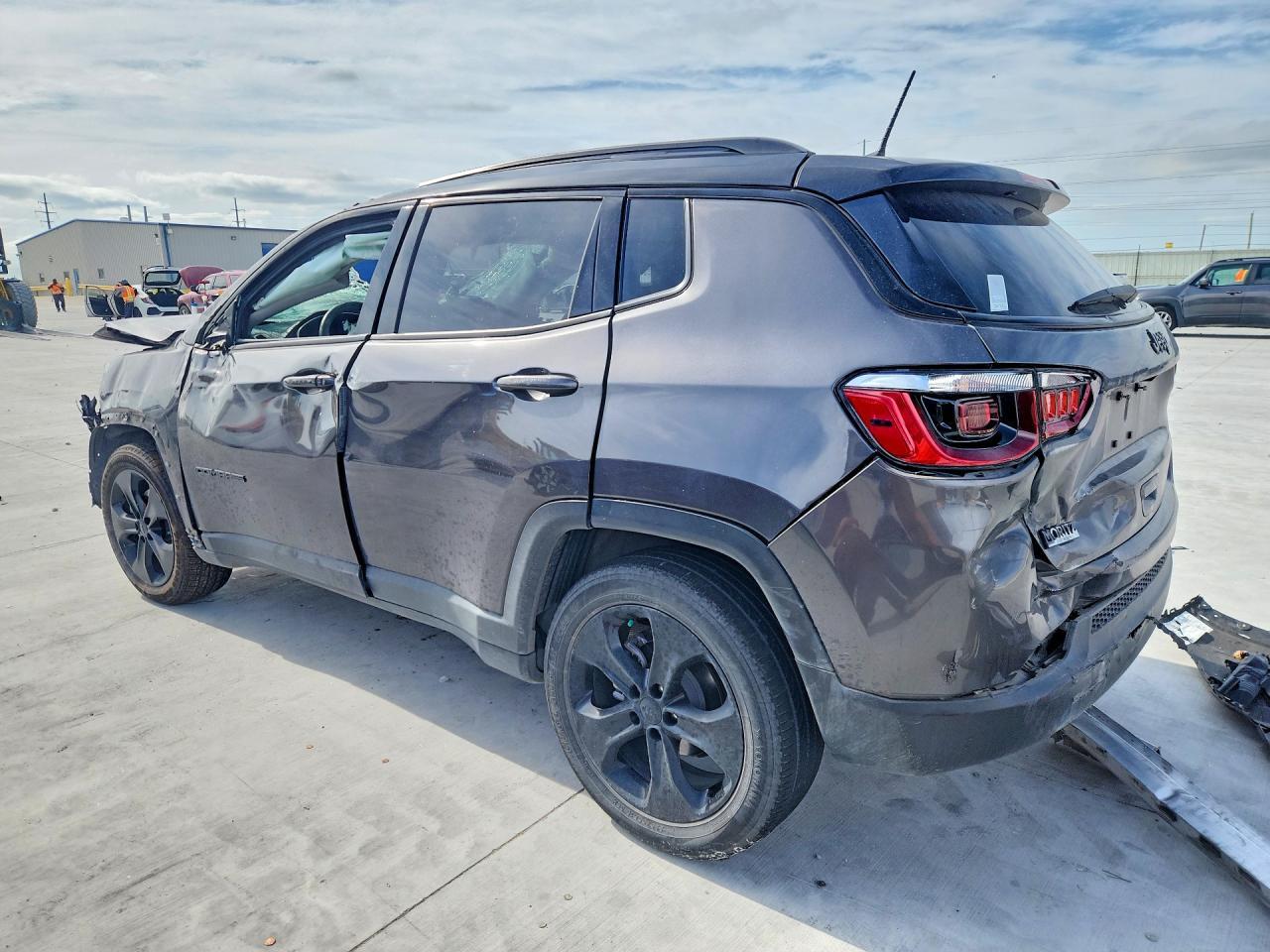2021 Jeep Compass Latitude - Фото 2