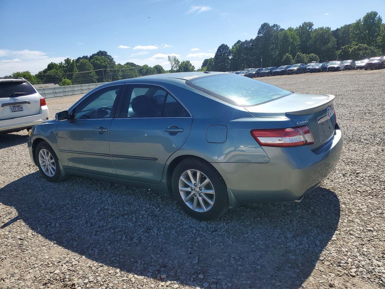 2010 Toyota Camry Xle V6 - Image 2