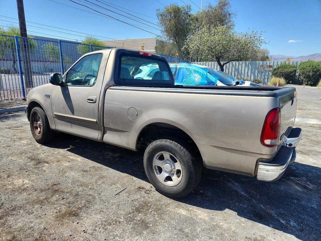 2001 Ford F-150 - Image 2
