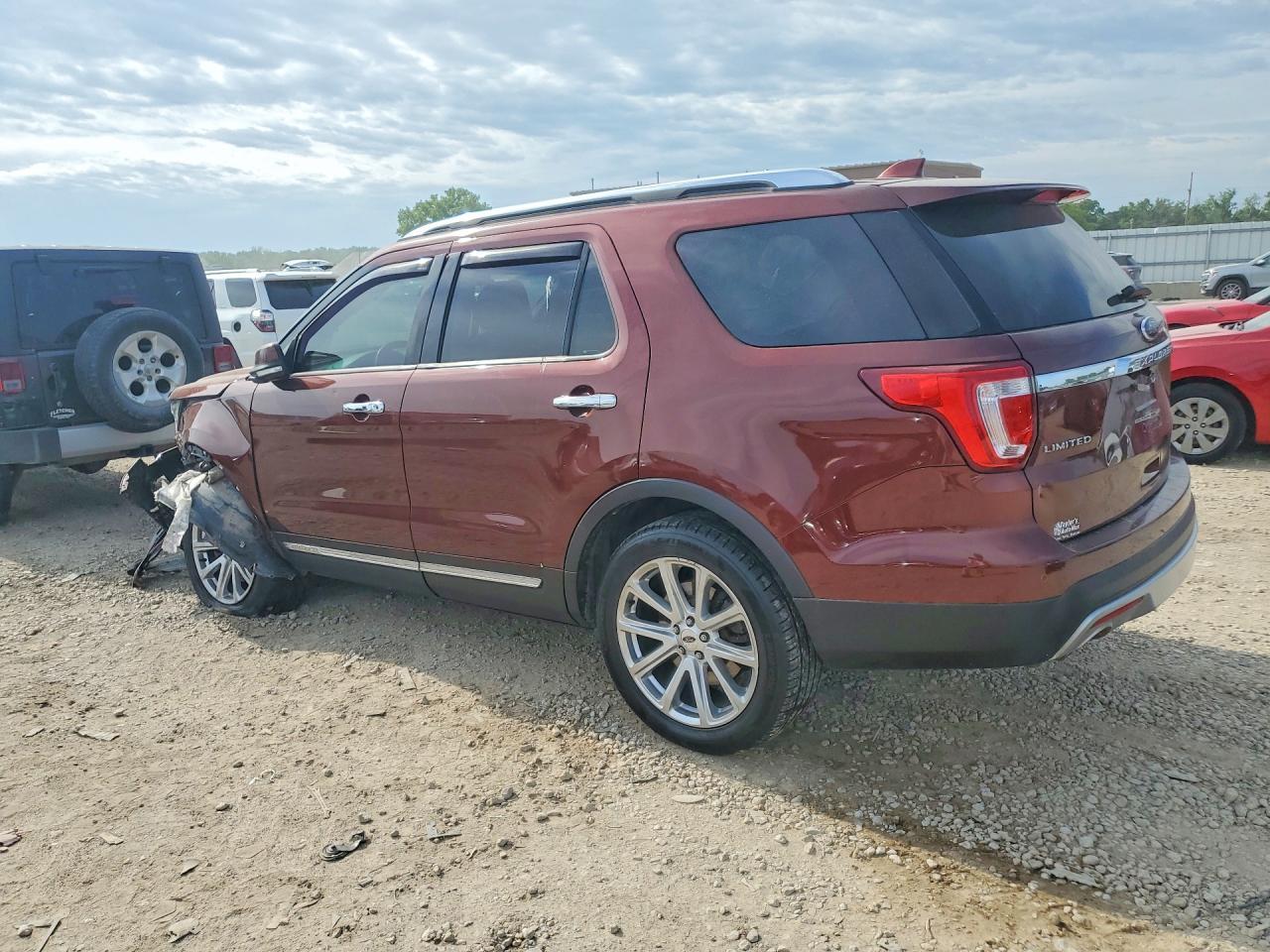 2016 Ford Explorer - Фото 2