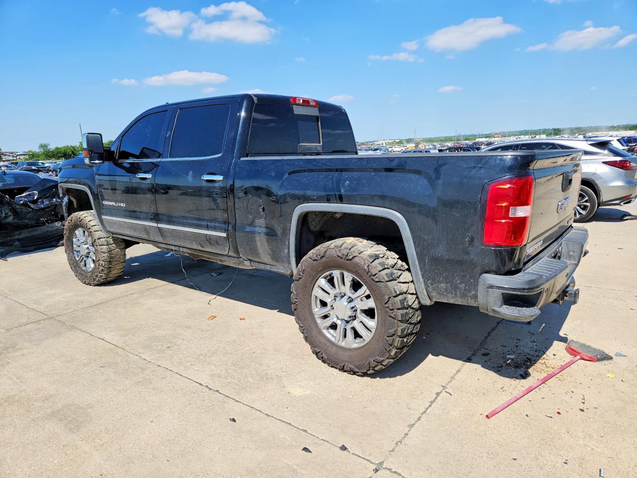2016 GMC Sierra K2500 Denali - Фото 2