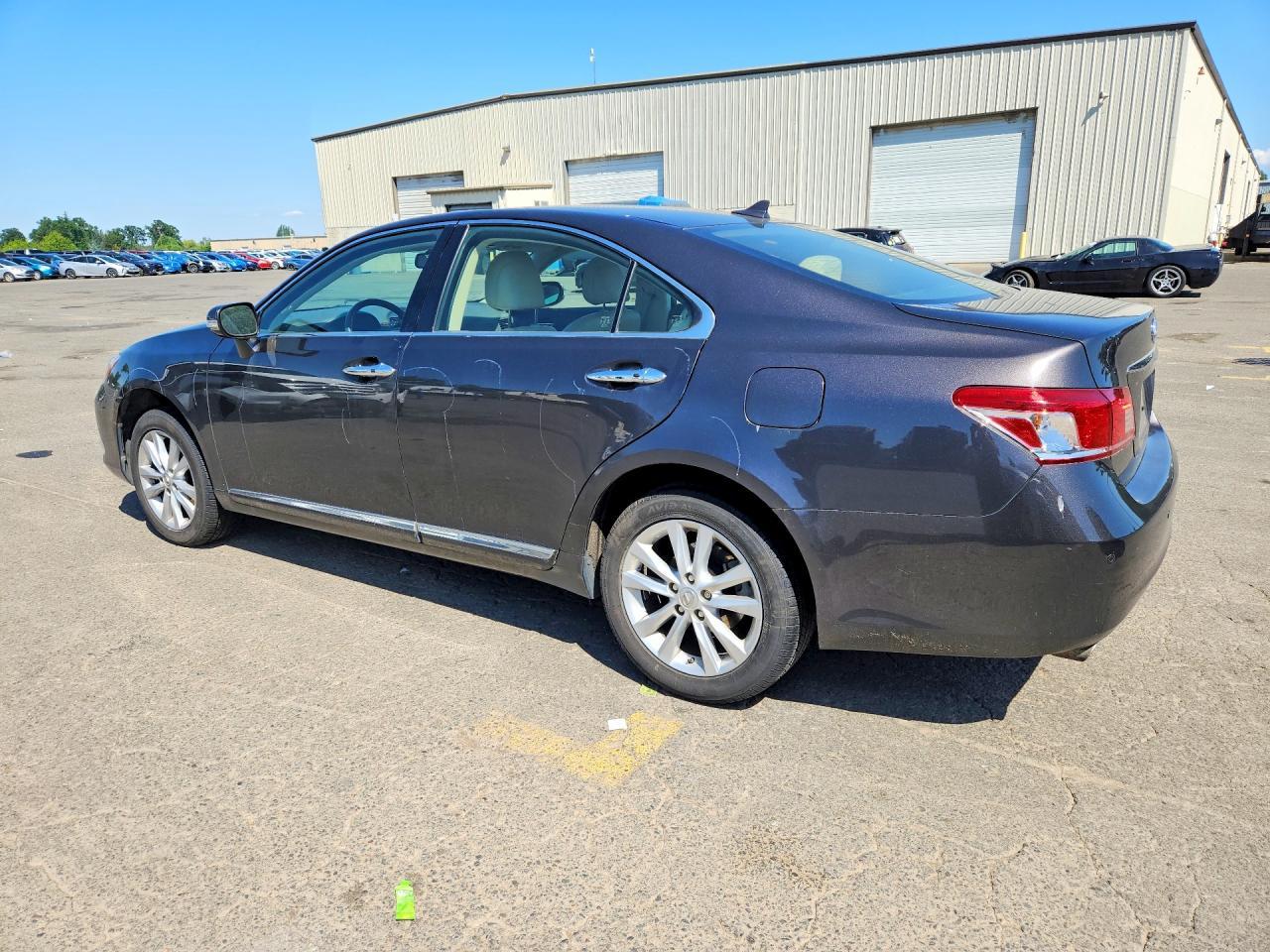 2011 Lexus Es 350 - Image 2