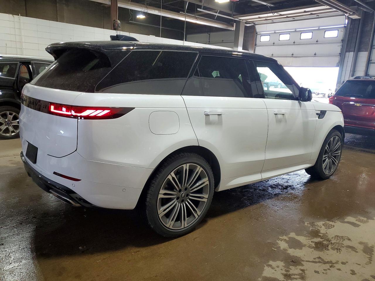 2024 Land Rover Range Rover Sport Dynamic Se - Image 3