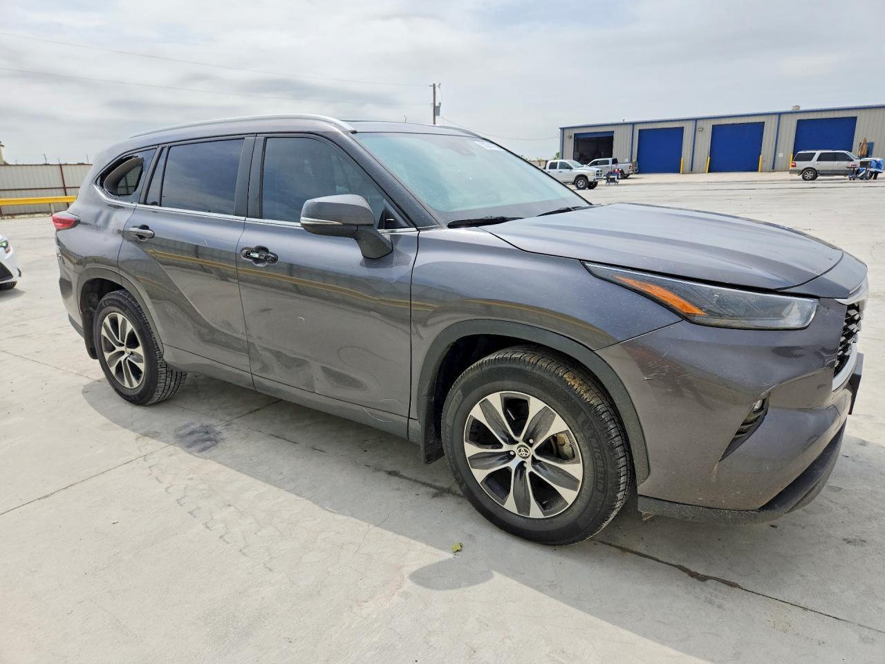 2023 Toyota Highlander Xle - Image 4
