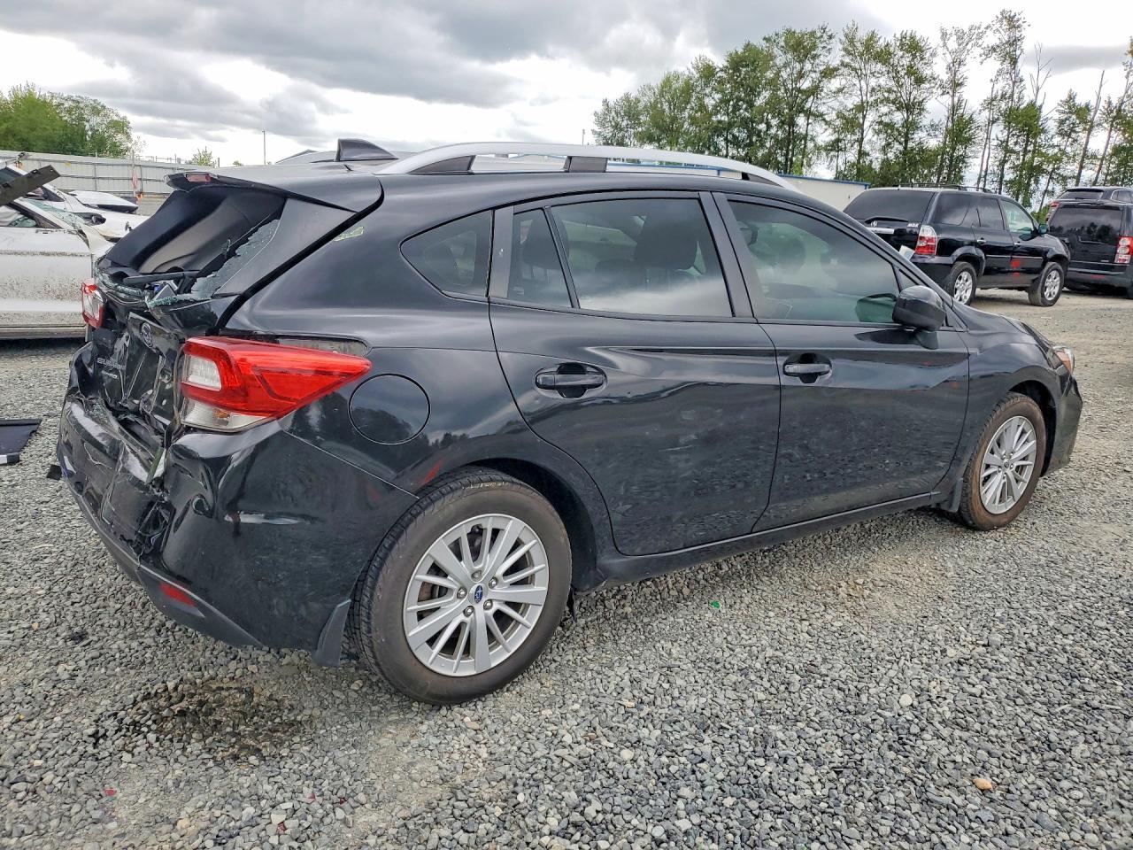 2018 Subaru Impreza Premium - Image 3