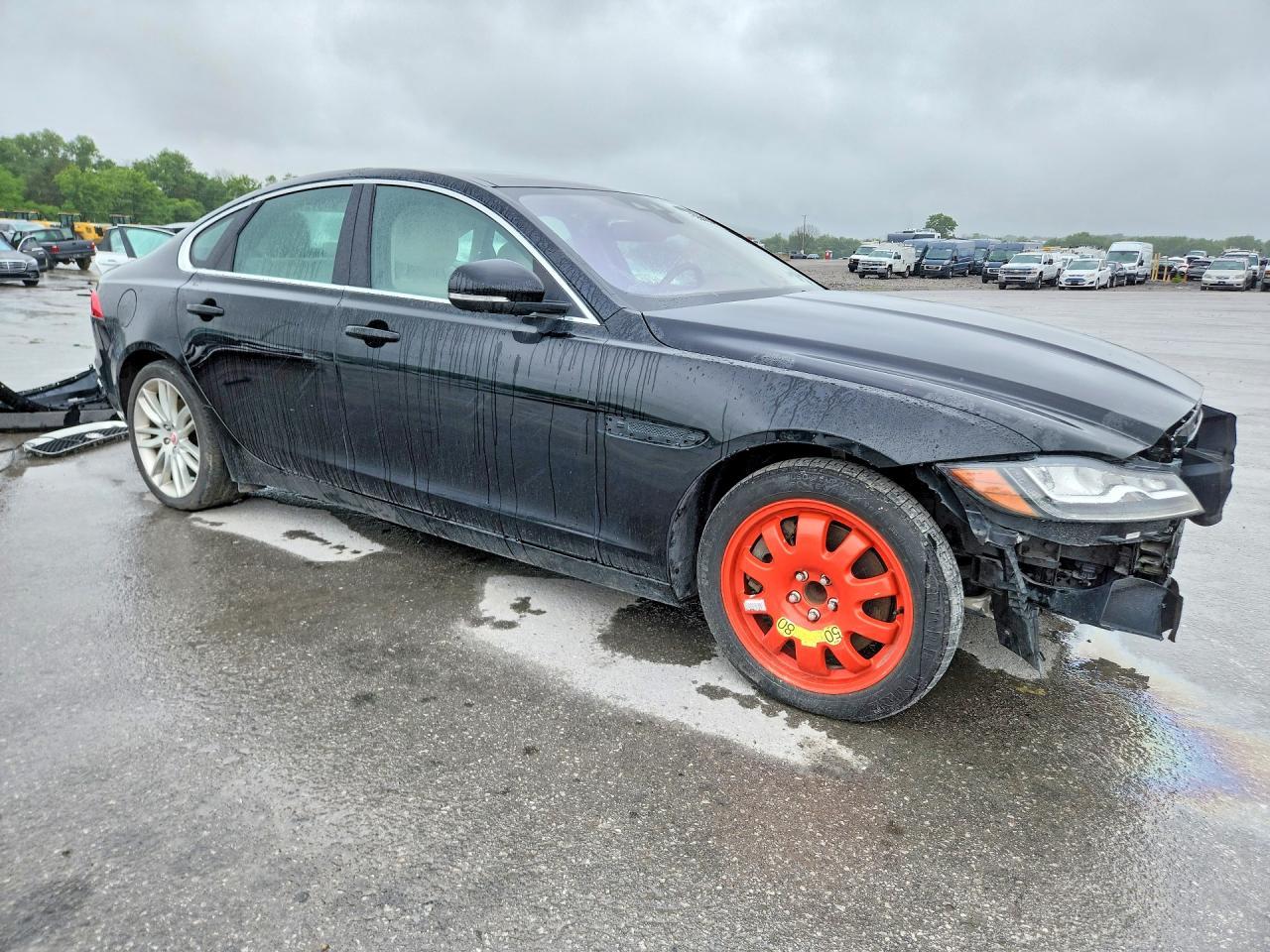 2016 Jaguar Xf Prestige - Image 4