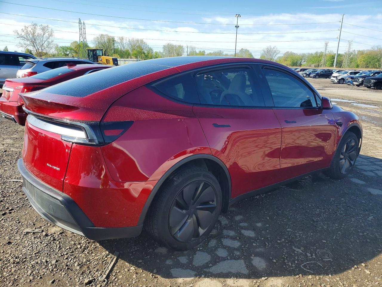 2026 Tesla Model Y - Фото 3