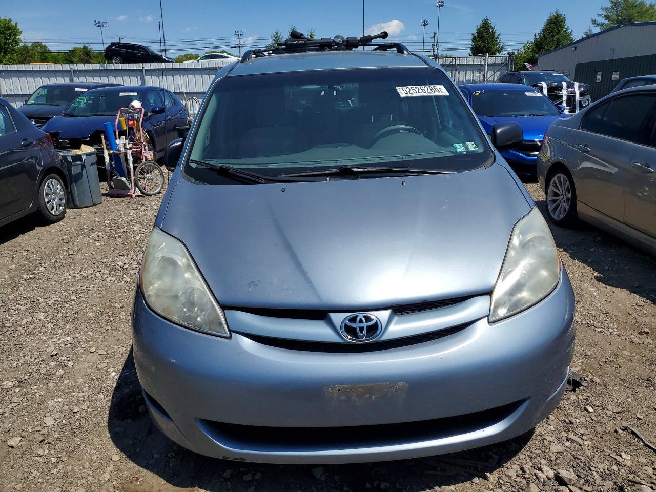 2009 Toyota Sienna Le 8-Passenger - Image 5