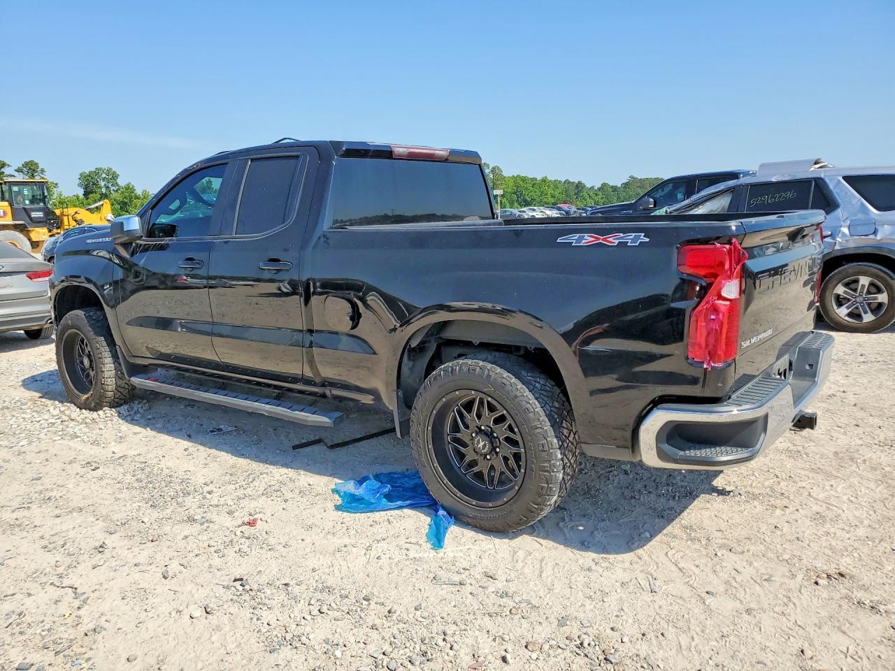 2020 Chevrolet Silverado K1500 Lt - Фото 2