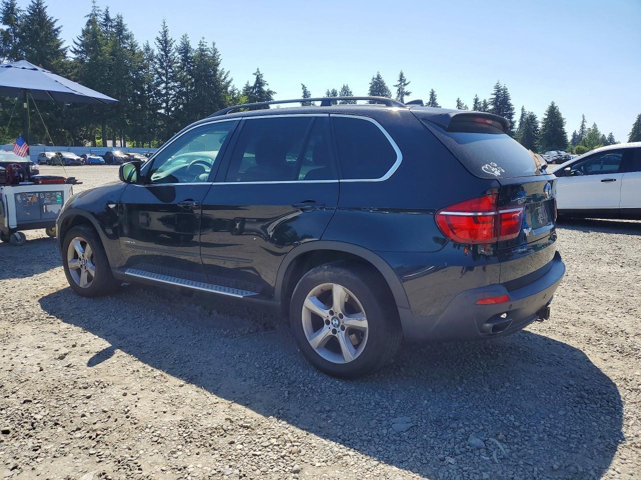 2011 BMW X5 xDrive50I - Фото 2