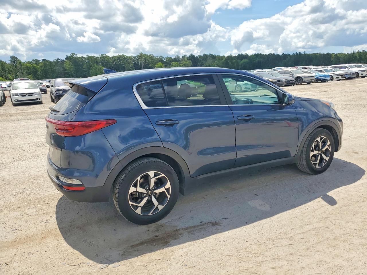 2022 Kia Sportage Lx - Image 3