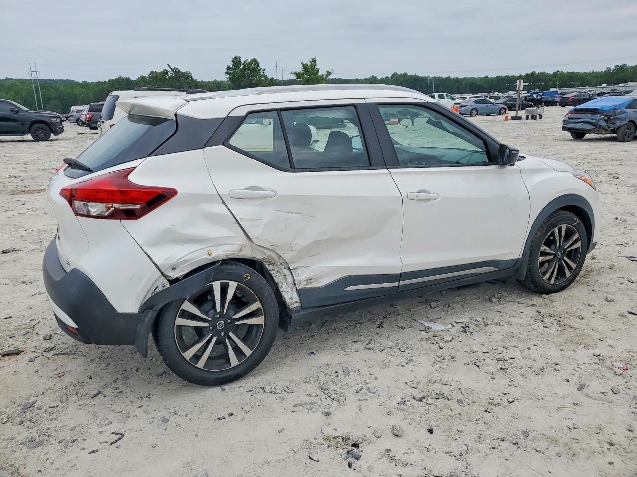 2018 Nissan Kicks Sr - Фото 3