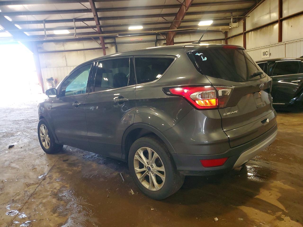 2017 Ford Escape Se - Фото 2