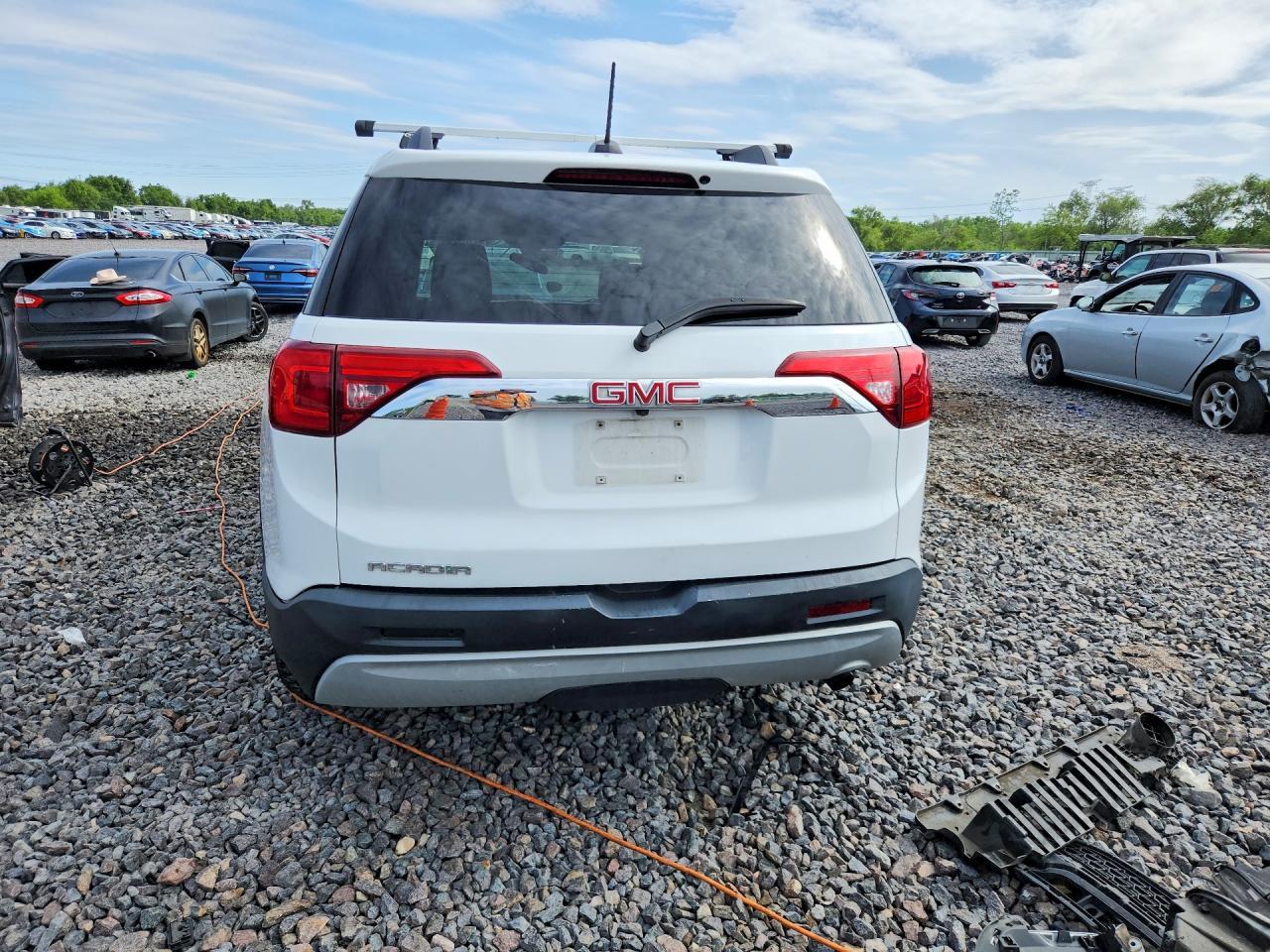 2017 GMC Acadia Sle - Image 6
