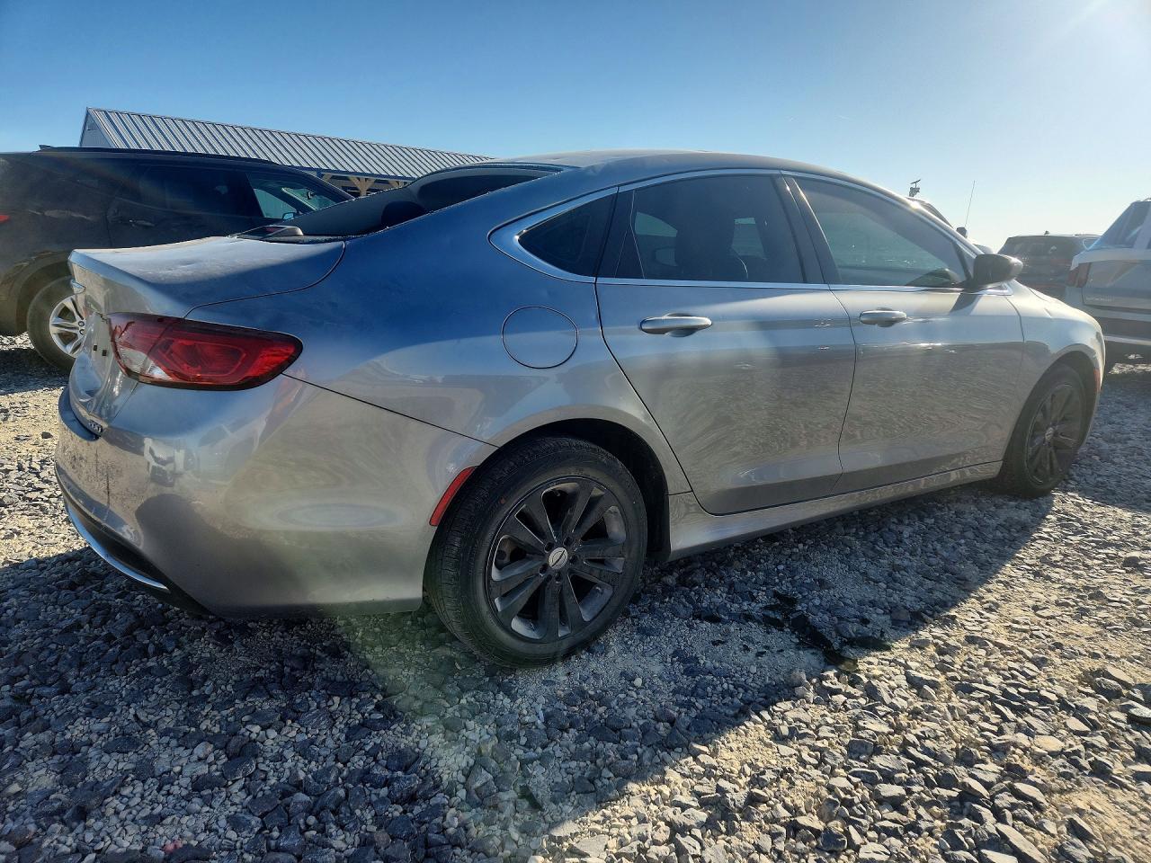 2016 Chrysler 200 Limited - Фото 3