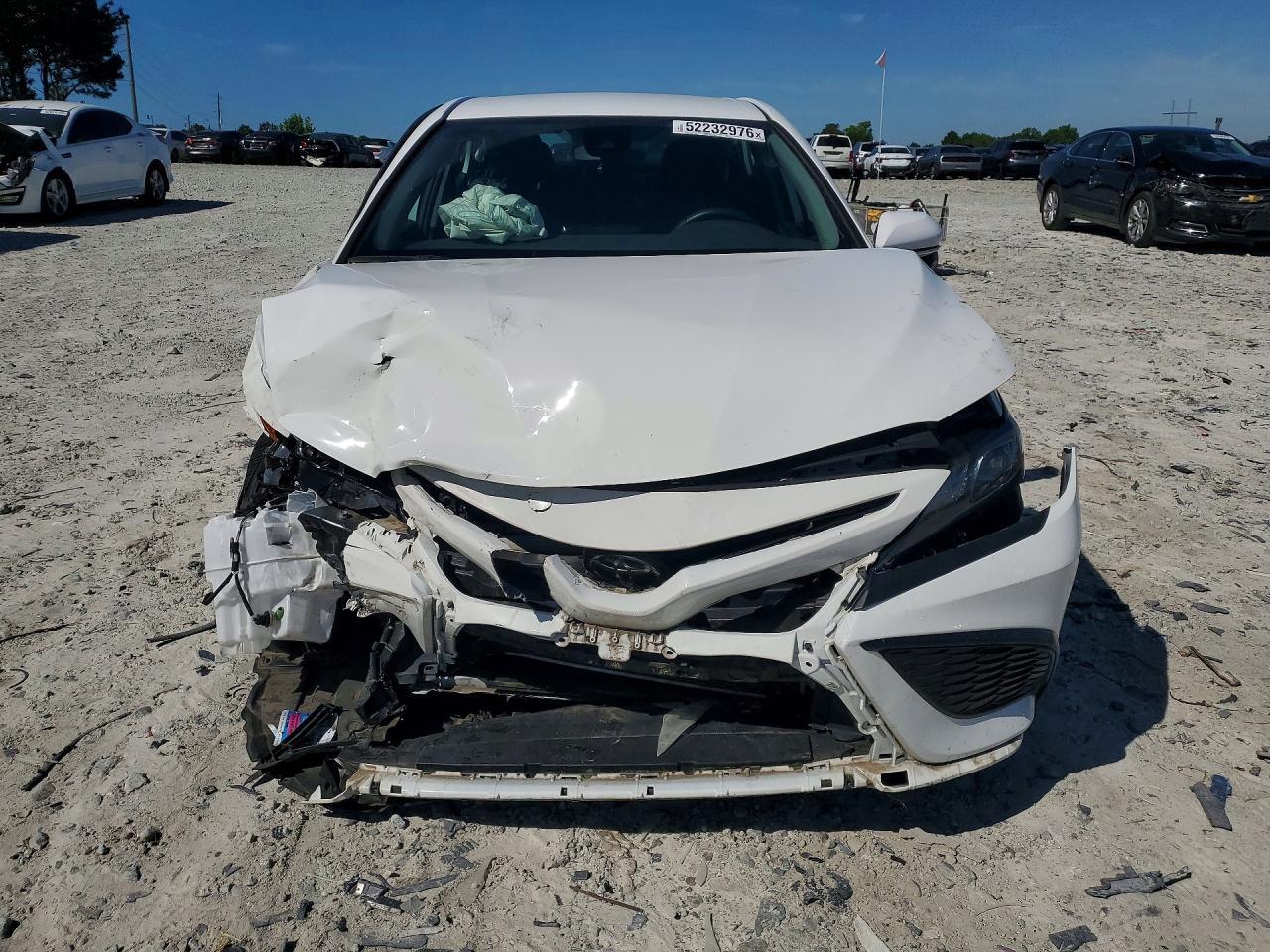 2022 Toyota Camry Se - Фото 5