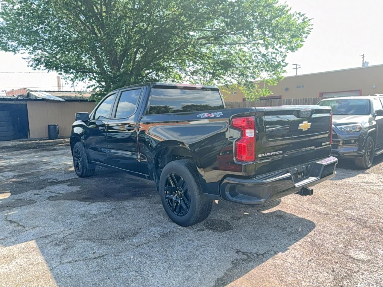 2024 Chevrolet Silverado K1500 Custom - Фото 3
