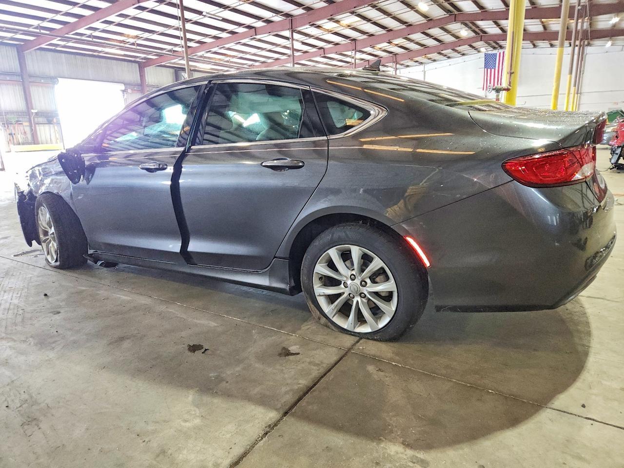 2015 Chrysler 200 C - Фото 2