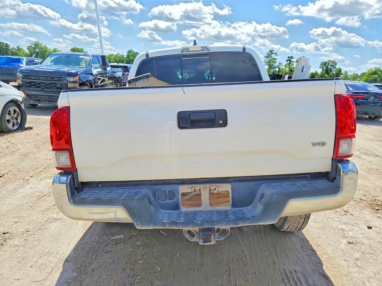 2023 Toyota Tacoma Sr5 V6 - Image 6