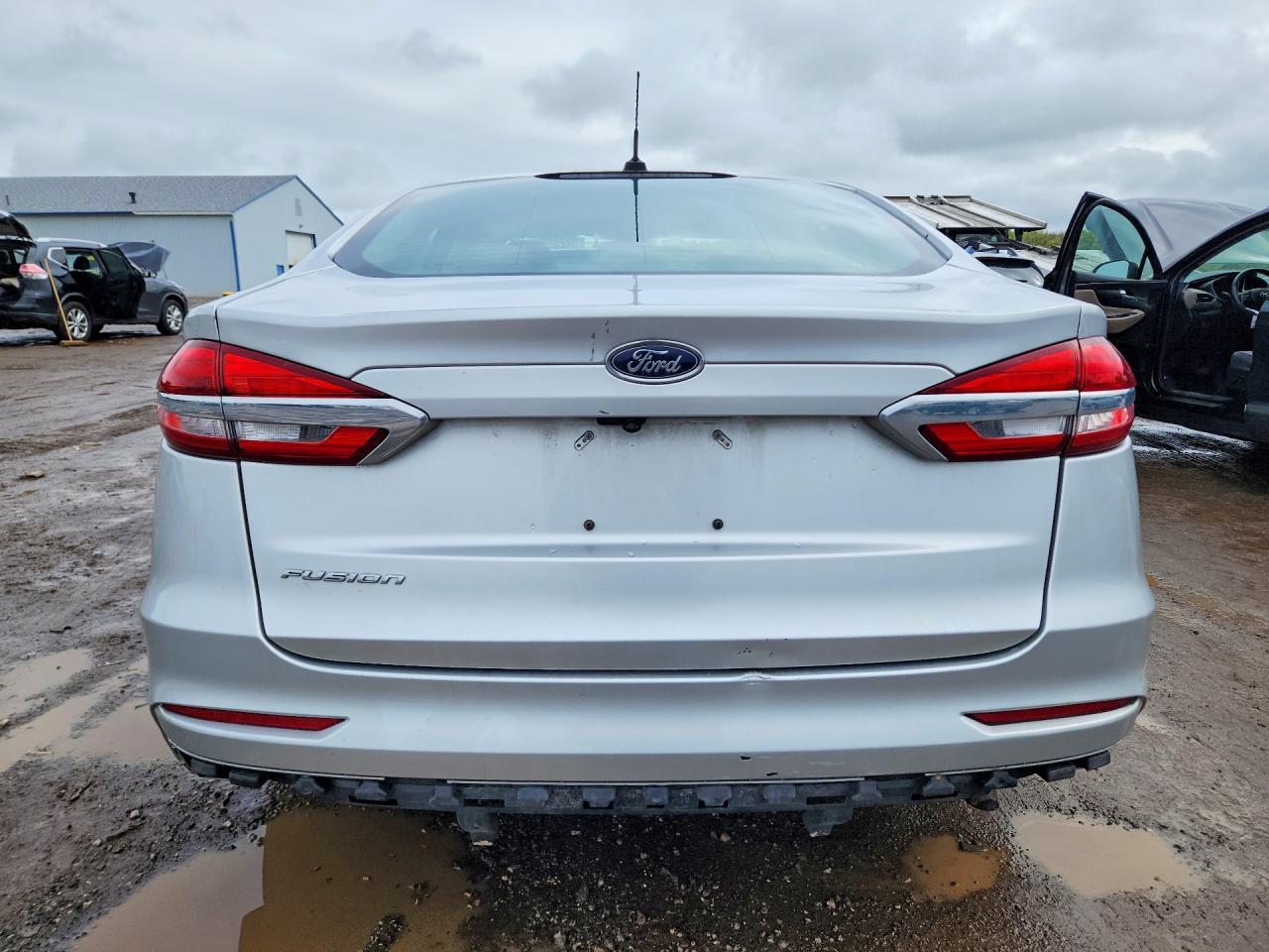 2019 Ford Fusion S - Фото 6