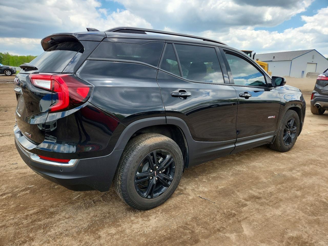 2024 GMC Terrain At4 - Фото 3