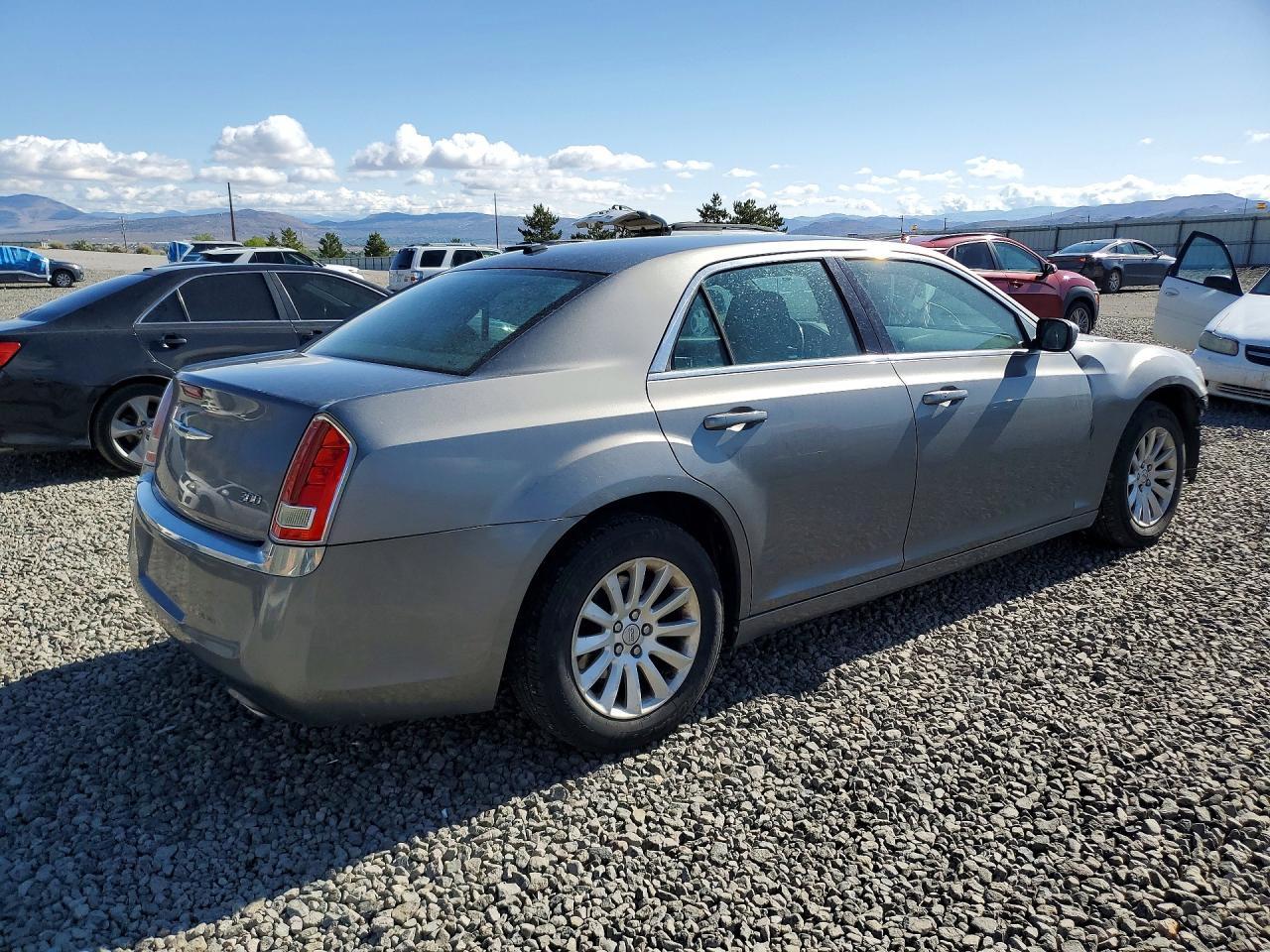 2011 Chrysler 300 - Image 3