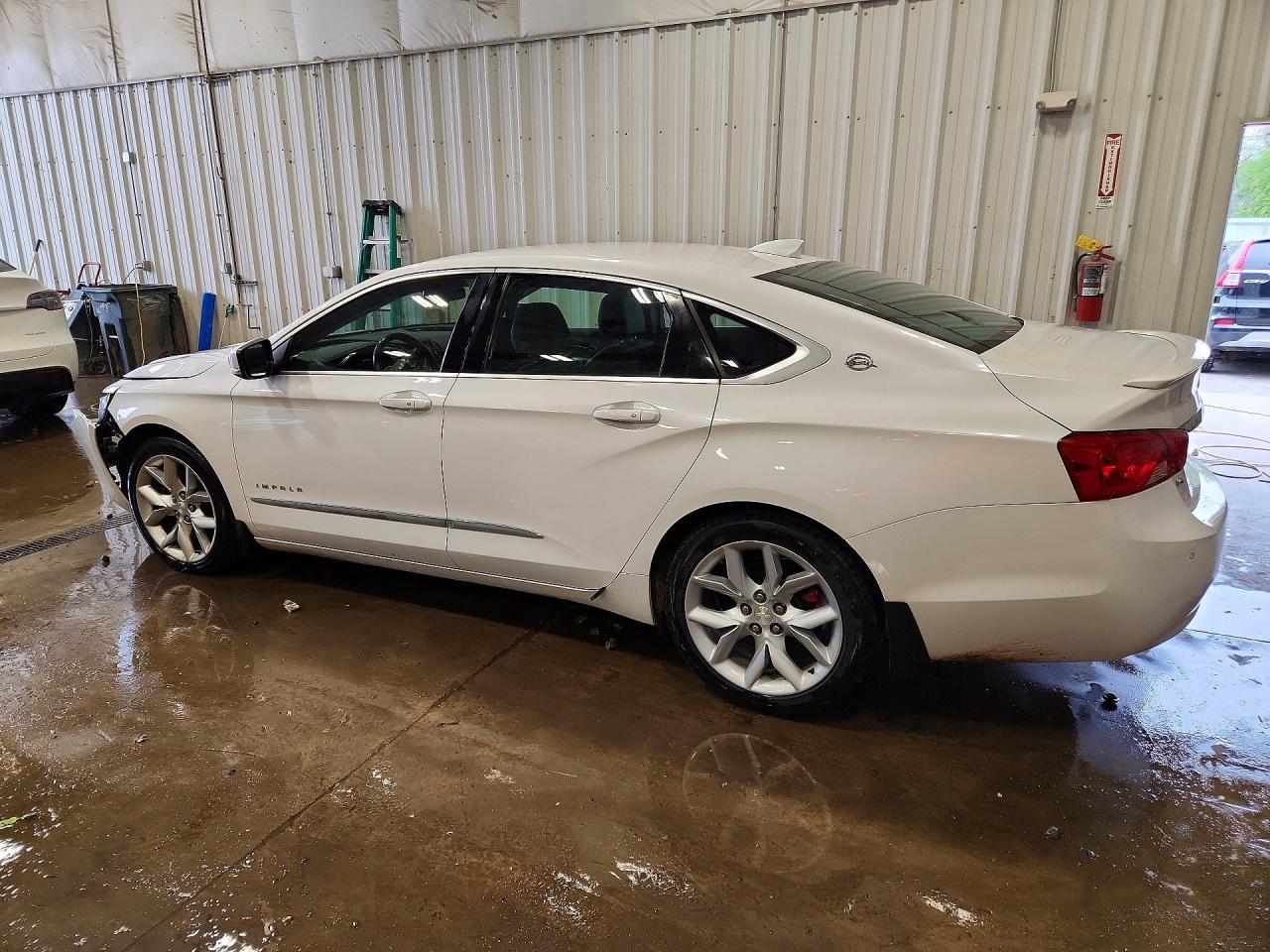 2015 Chevrolet Impala Lt - Image 2