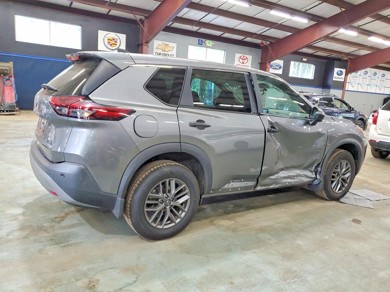 2023 Nissan Rogue S - Image 3