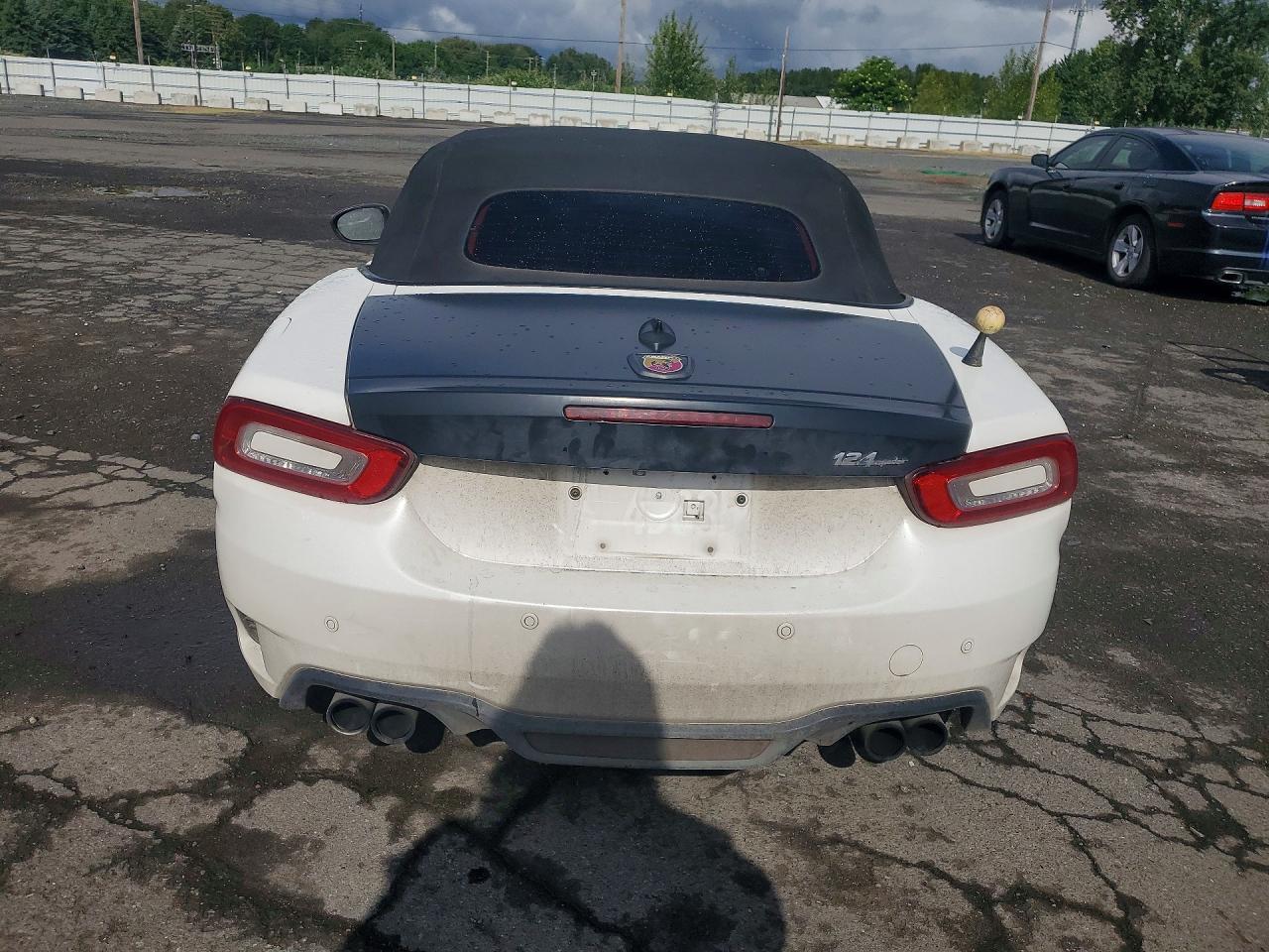 2018 Fiat 124 Spider Classica - Image 6