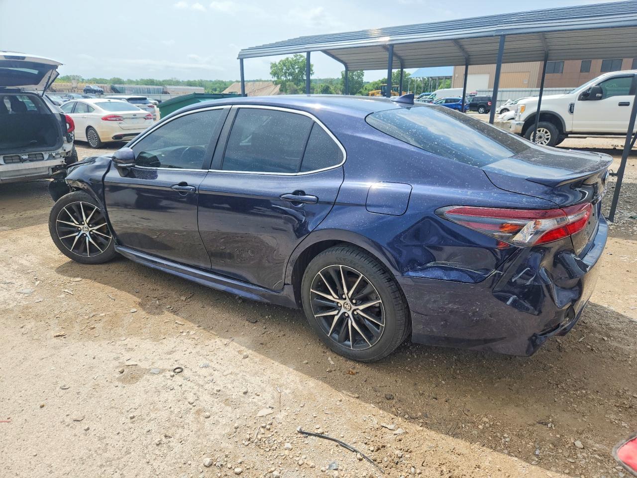 2022 Toyota Camry Se - Image 2