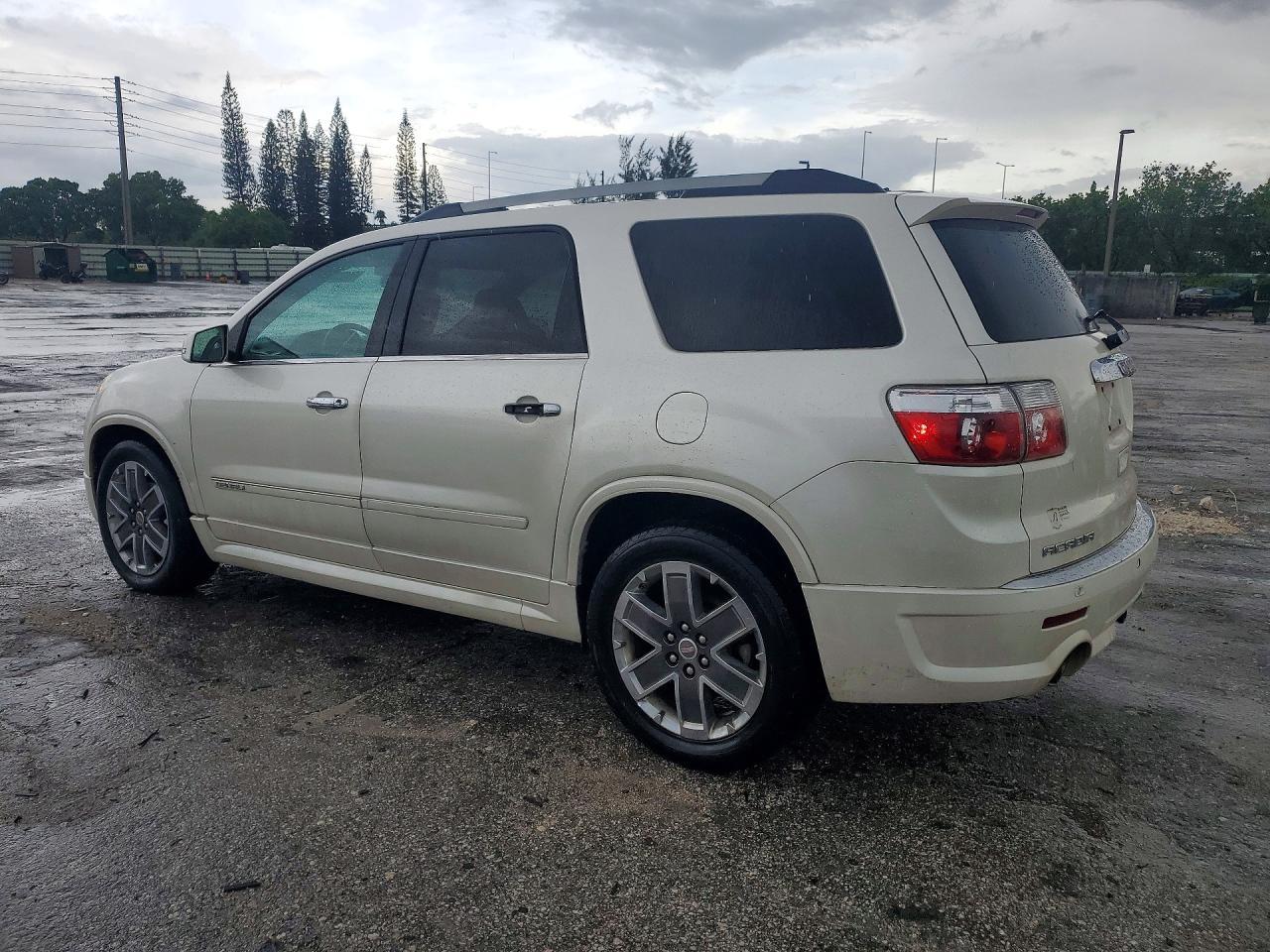 2011 GMC Acadia Denali - Image 2