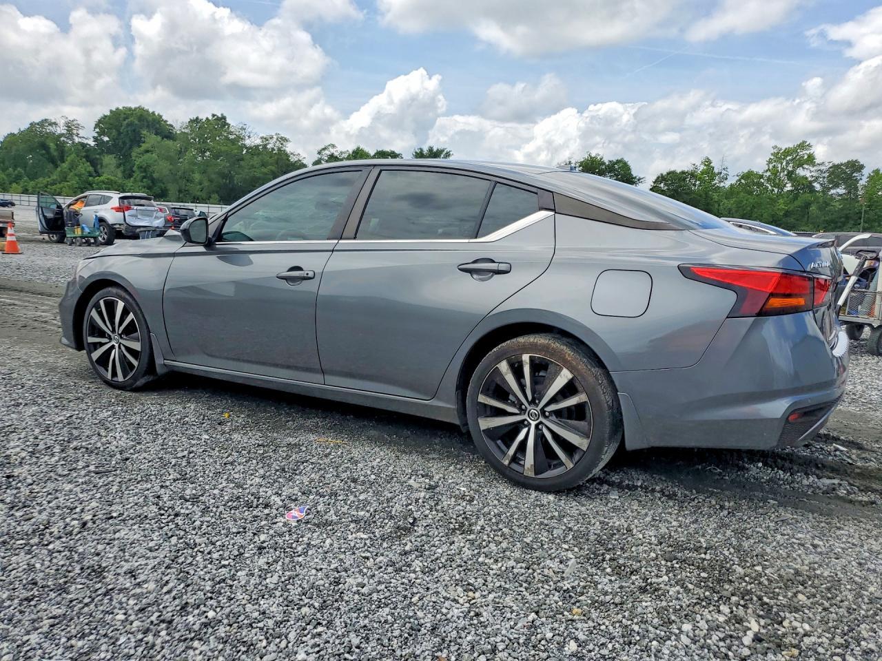 2021 Nissan Altima Sr - Image 2