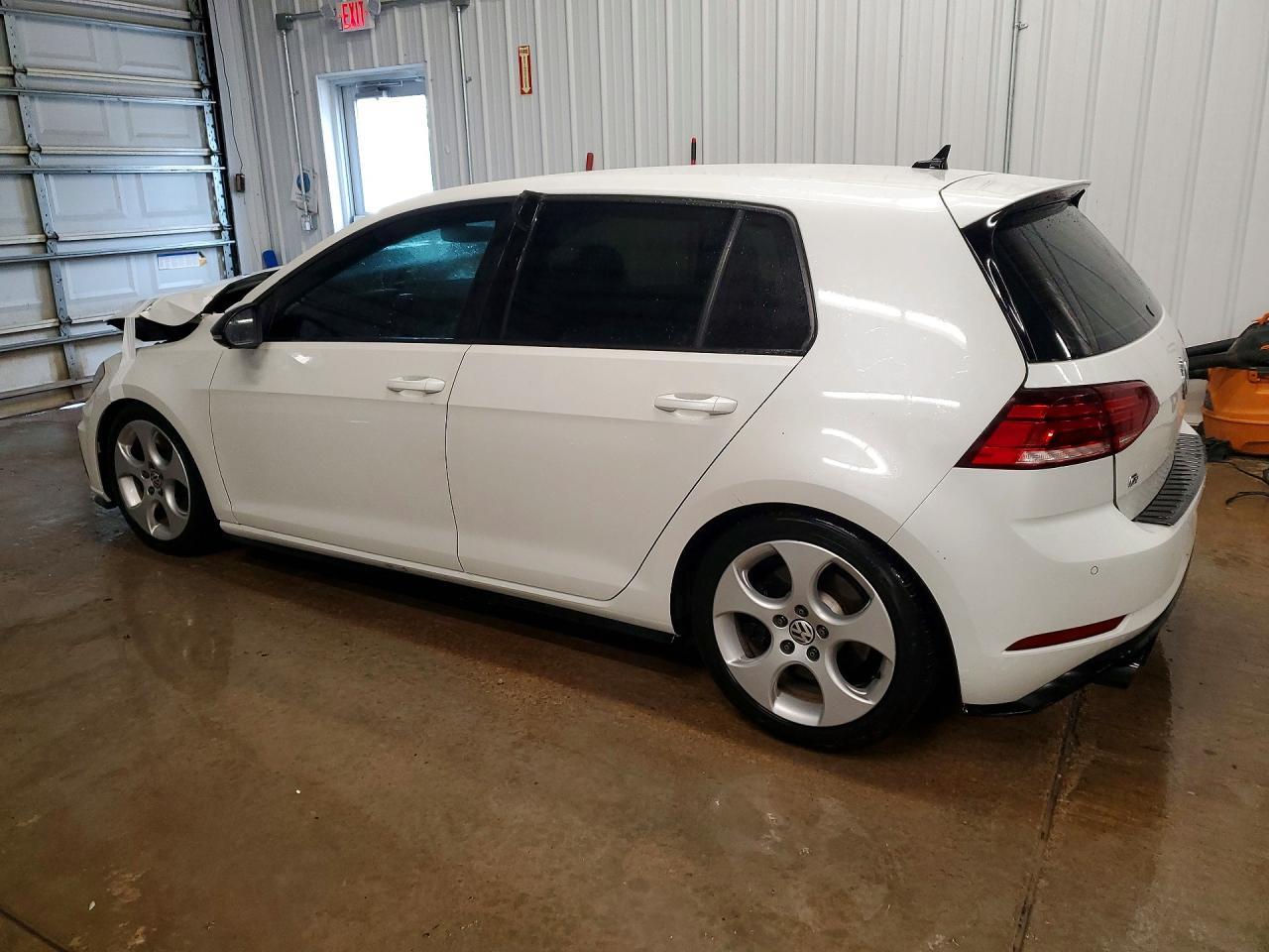 2019 Volkswagen Golf R - Фото 2