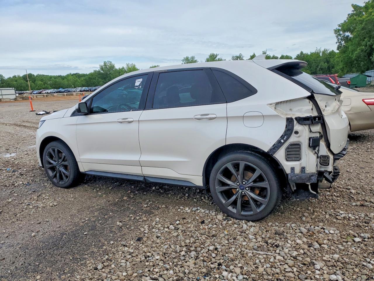 2015 Ford Edge Sport - Фото 2