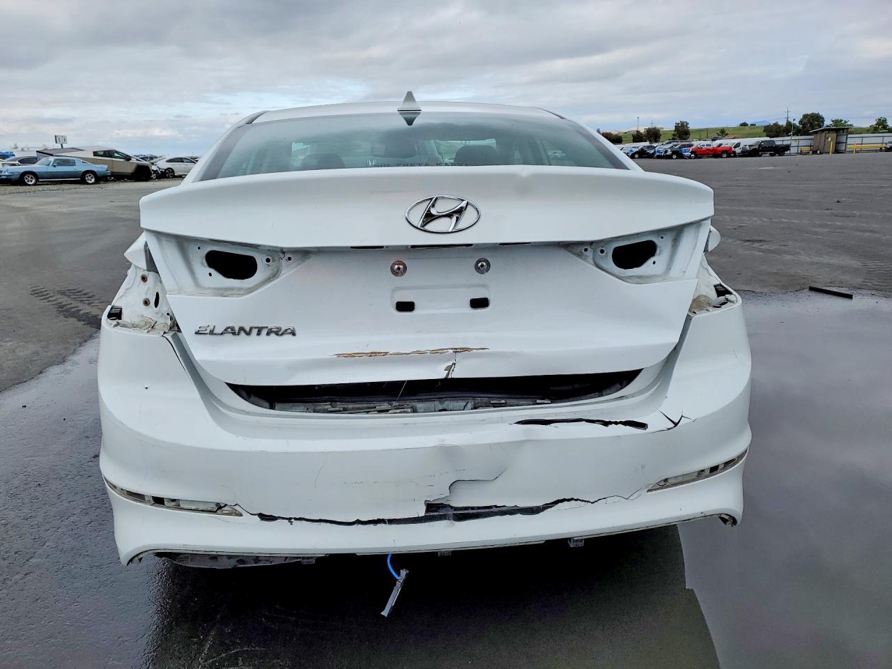 2018 Hyundai Elantra Value Edition - Image 6