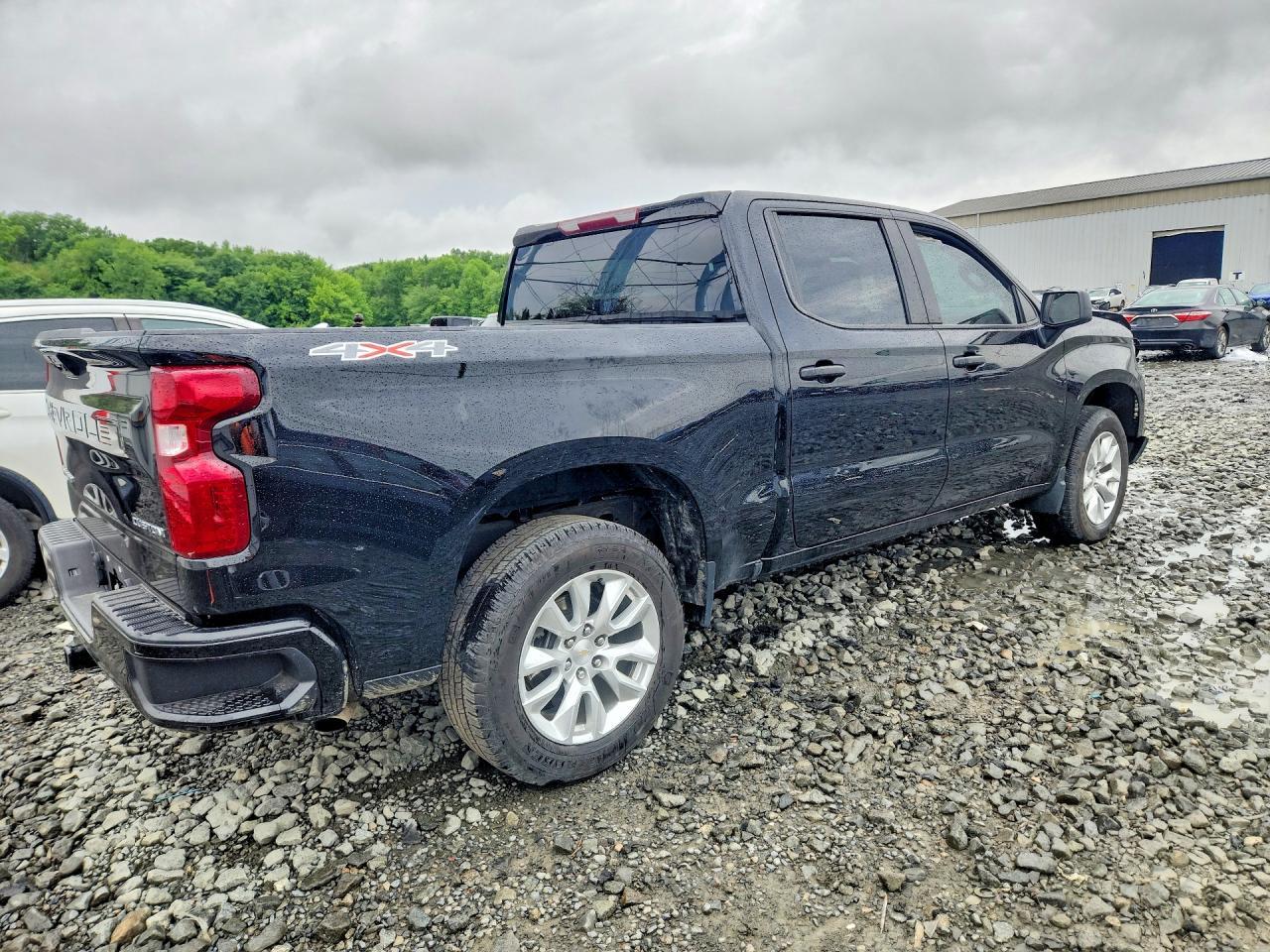 2024 Chevrolet Silverado K1500 Custom - Фото 3